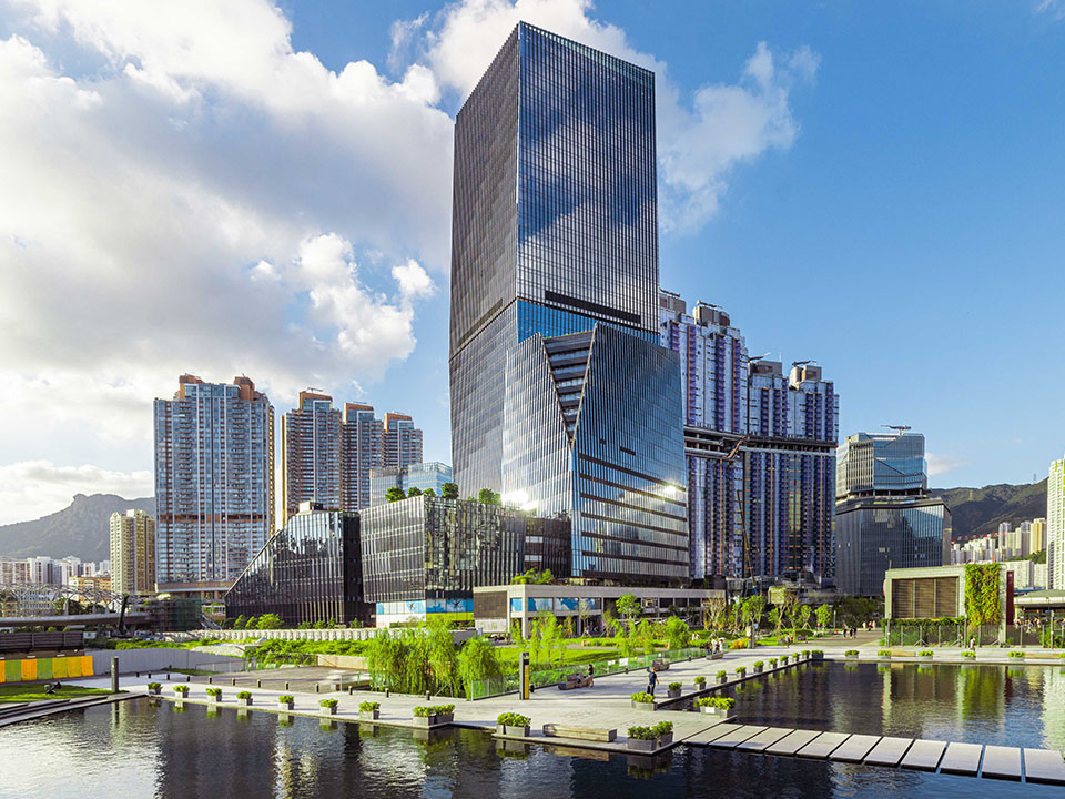 AIRSIDE傲然矗立九龍核心地段，為一座47層的標誌性建築