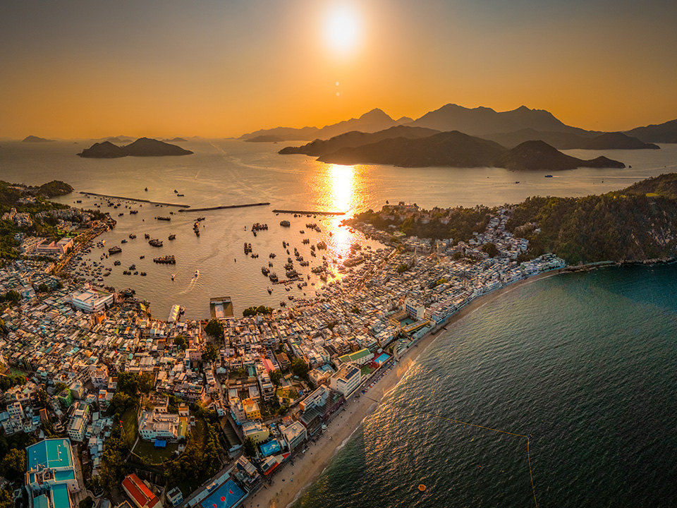 Cheung Chau captivating coastal scenery, rich in history, and attractions