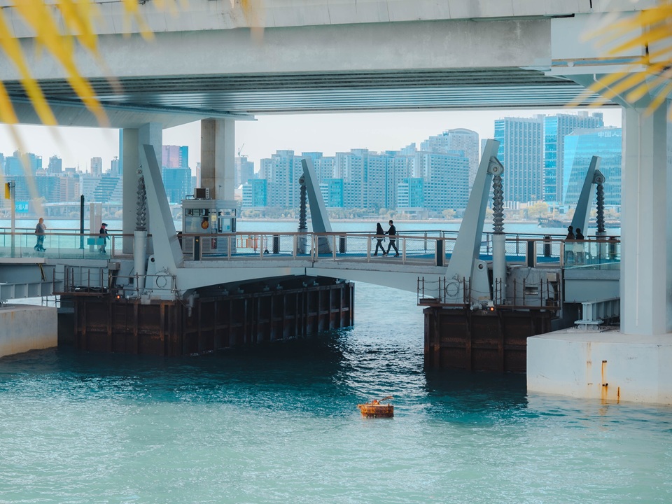 The movable swing bridge of the East Coast Boardwalk.