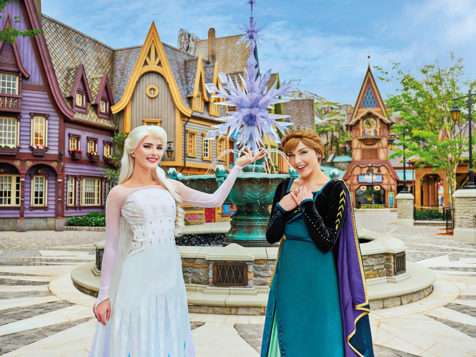 Anna and Elsa at the World of Frozen.