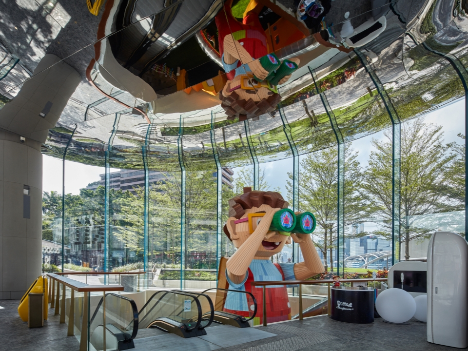 K11人文購物藝術館的Atrium Oculus內獨特的圓形天窗建築特徵。