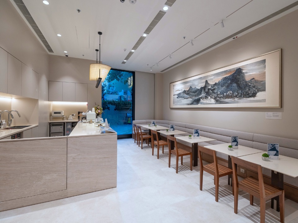 Located on G/F of the Museum, the Café offers quality coffee, tea, pastries and a leisurely and elegant experience.