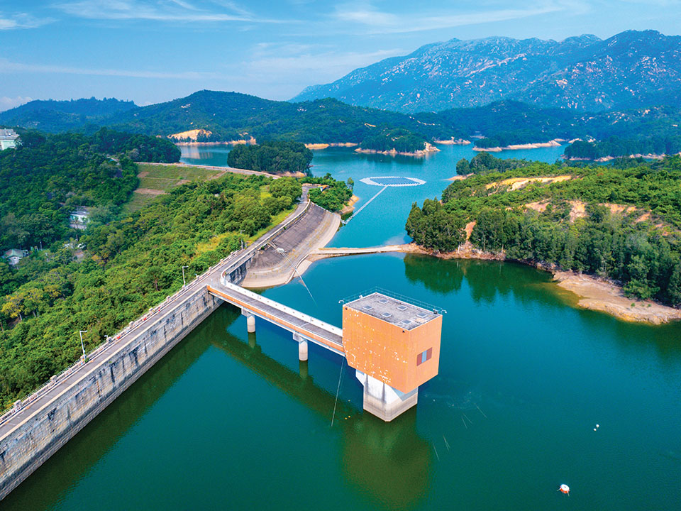 Trail leading to the edge of the Tai Lam Chung Reservoir