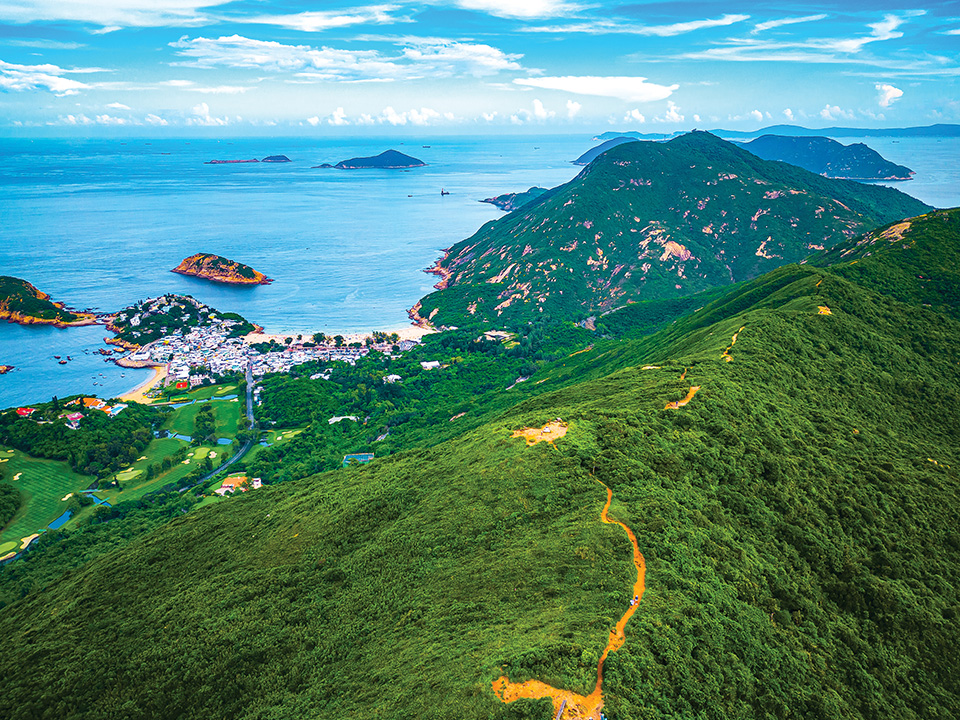 Dragon’s Back: a scenic hike from Shek O to Big Wave Bay 