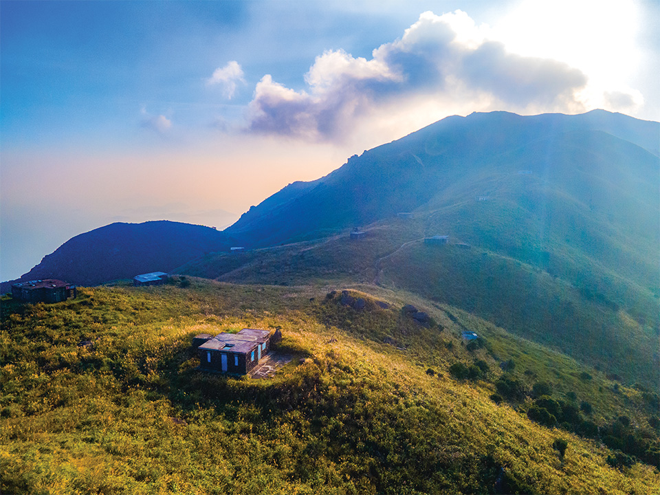 二東山（Yi Tung Shan）の日没