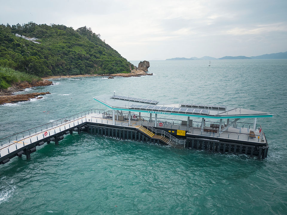 Pak Kok Pier serves as a good starting point and finishing point for hikes