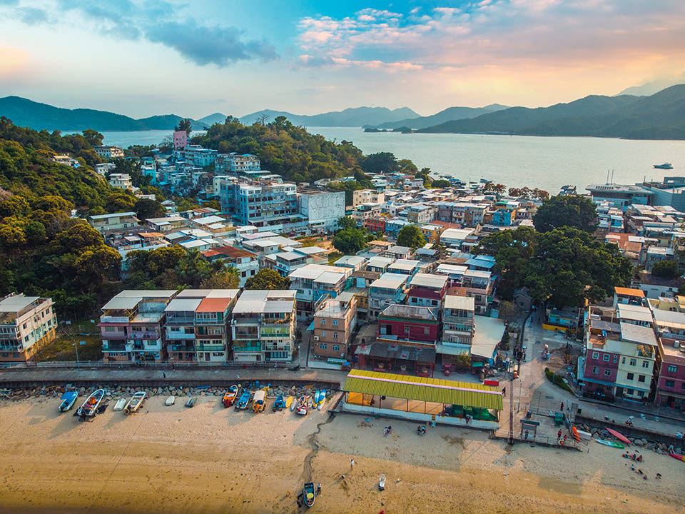 龍母廟是島上最大的寺廟 