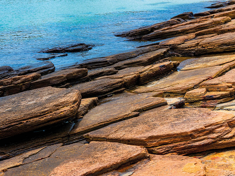 大塘灣的海傍同樣有不少岩石