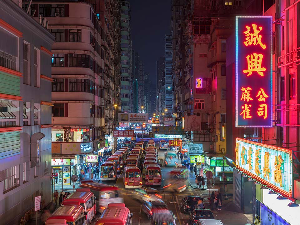 霓虹燈為油尖旺抹上一股動人的魅力