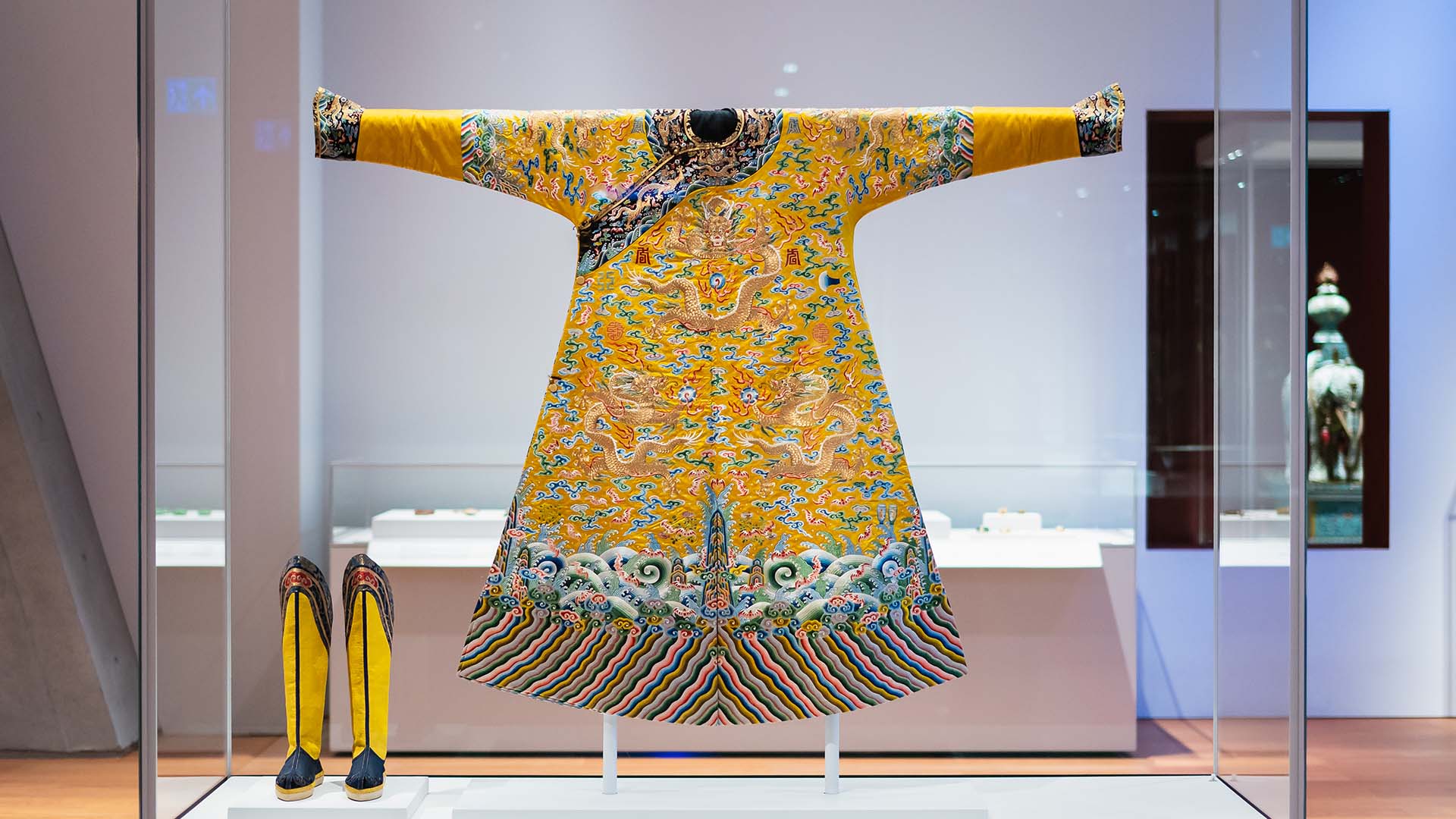 彩雲蝠壽字金龍紋男龍袍