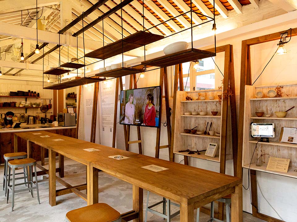 Oi! is located in a historical building in North Point