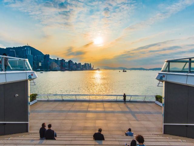 10 spots to marvel at Victoria Harbour