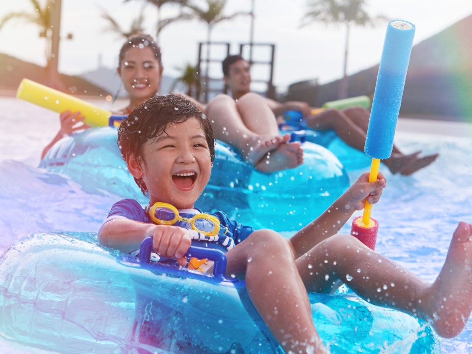 Bermain air sepuasnya di Water World Ocean Park