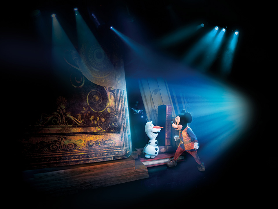 Mickey and the Wondrous Book is a heart-warming musical show at Hong Kong Disneyland
