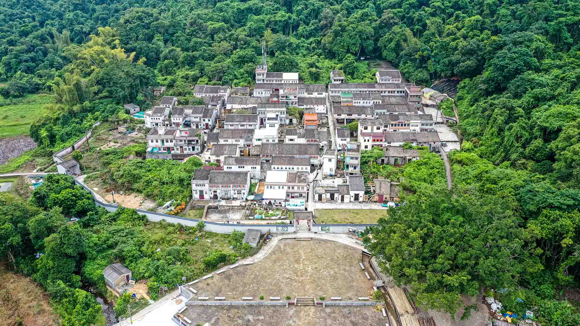 La Chi Wo is a traditional Hakka village in Hong Kong