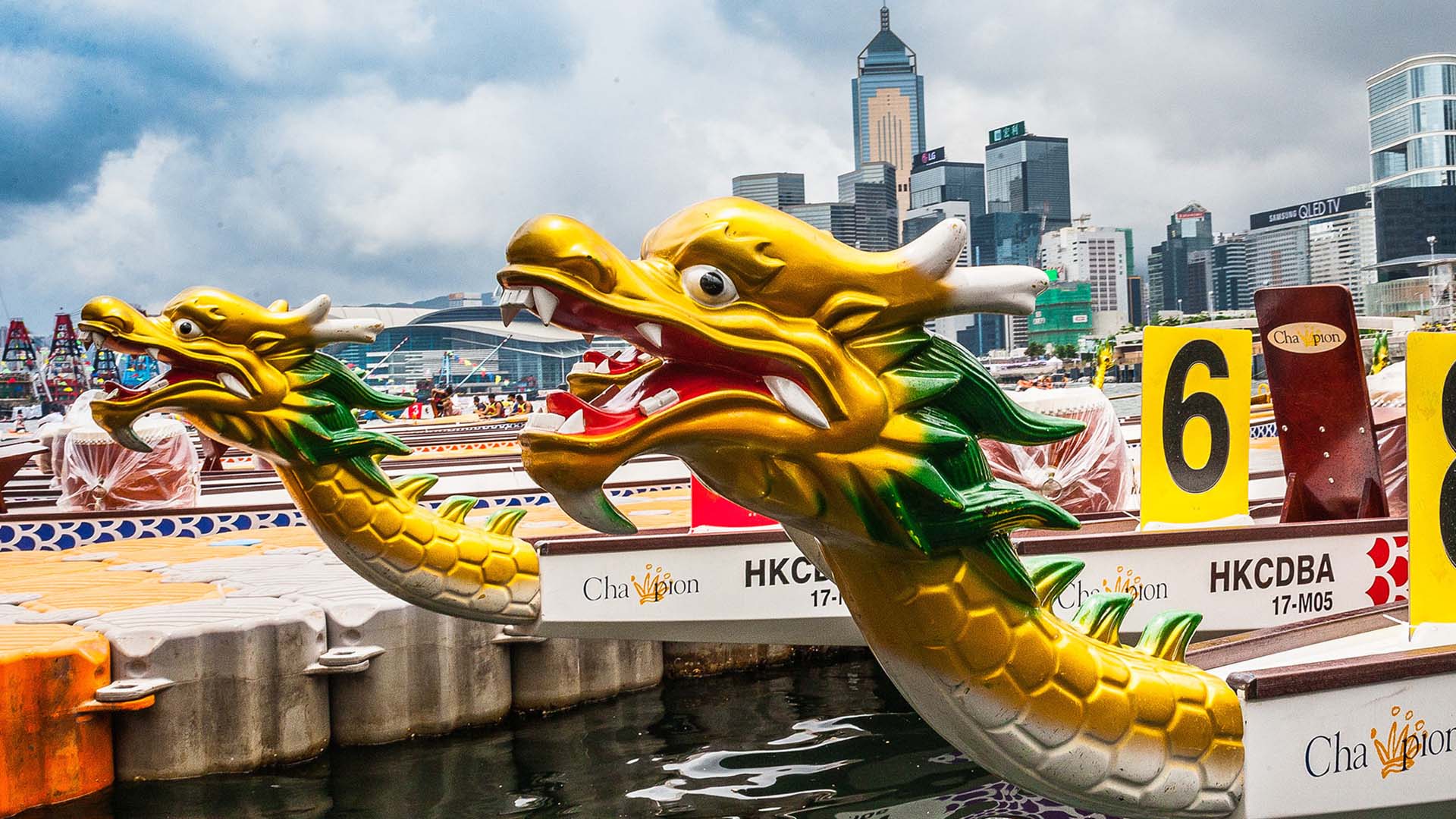 Exciting dragon boat races in Victoria Harbour