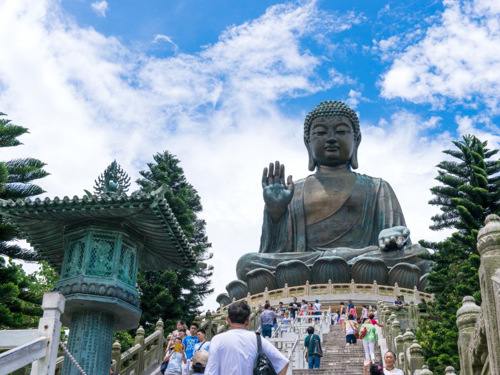 在天壇大佛和寶蓮寺尋禪覓道