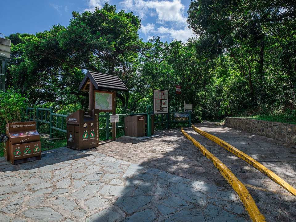 Pak Tam Au