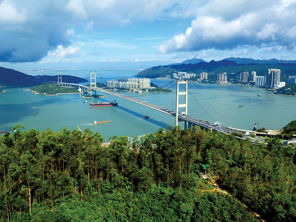 Tsing Yi Natuurpaden: klim naar de top voor een prachtig uitzicht op de zee, de bergen en de bruggen.