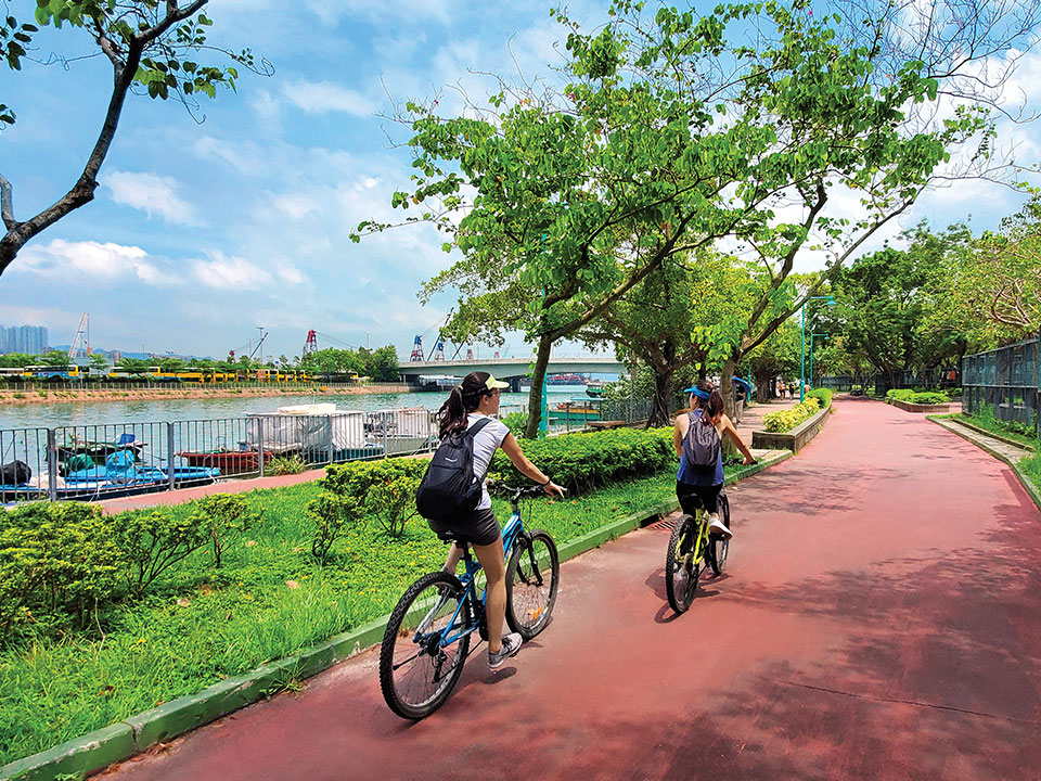 Yuen Long to Butterfly Beach: take a leisurely bike ride through cultural and recreation sites