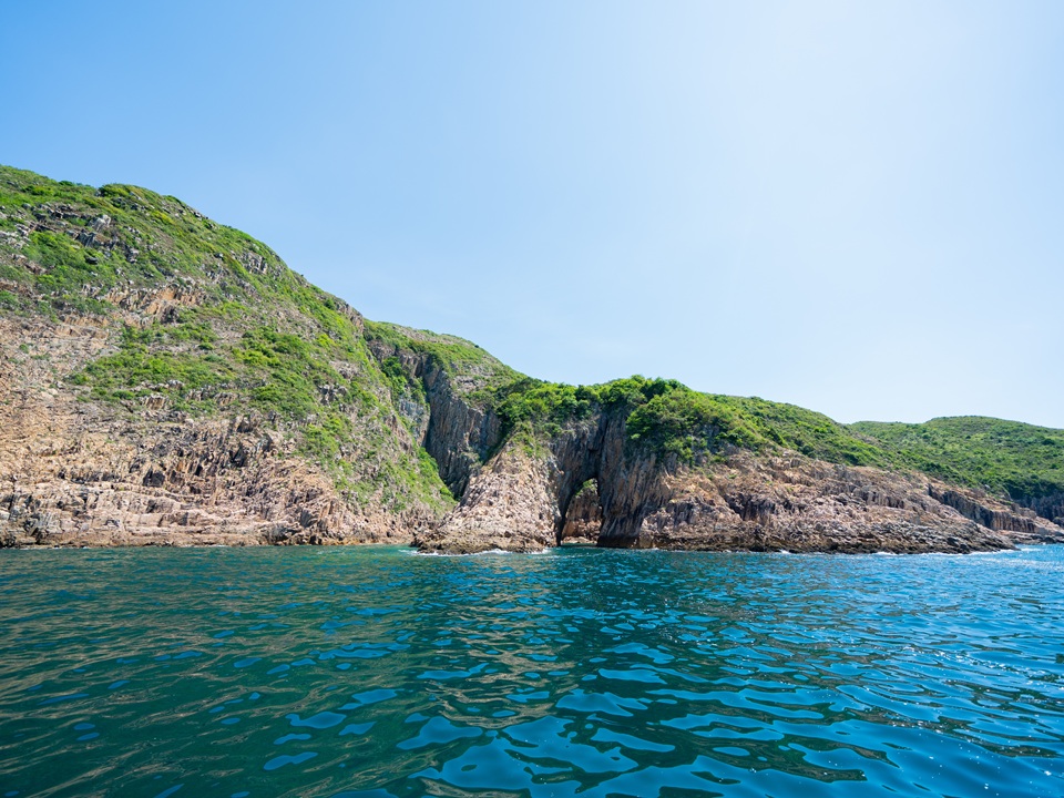 stop2-bell-shaped-sea-arch-01