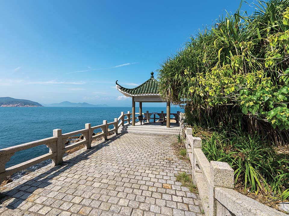 Vue panoramiques sur la mer depuis le Mini Great Wall Hiking Trail