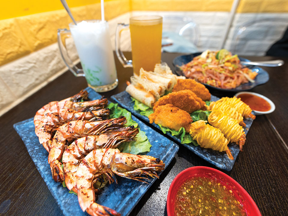 Thai cuisine on San Hing Praya Street