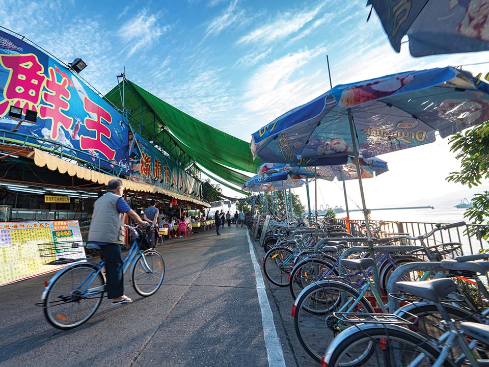 ร้านอาหารทะเลสไตล์กวางตุ้งที่ถนน Tai Hing Tai บนเกาะเฉิ่งเจ้า