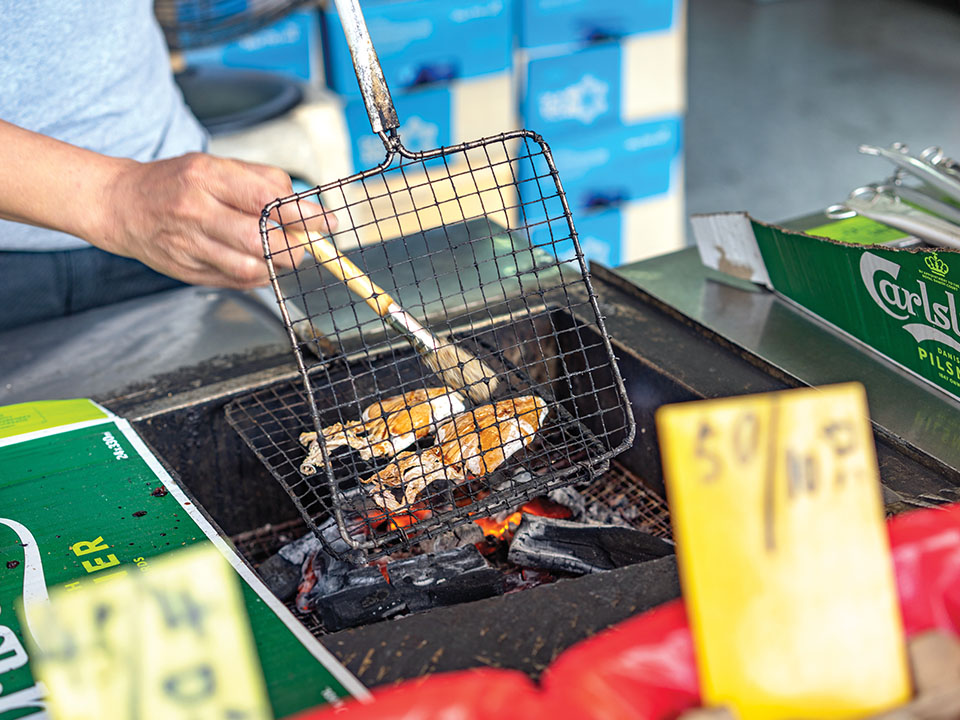 Einheimische Snacks in der Tai San Praya Road auf Cheung Chau