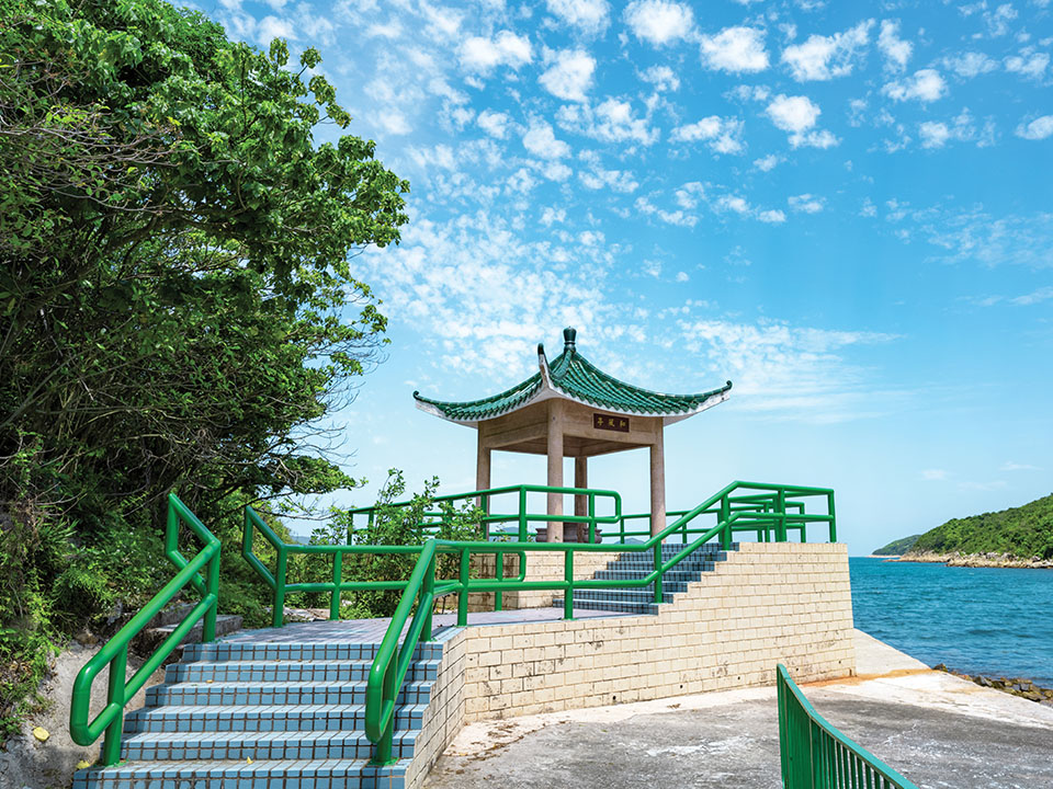 Viewing pavilion on Kau Sai Chau