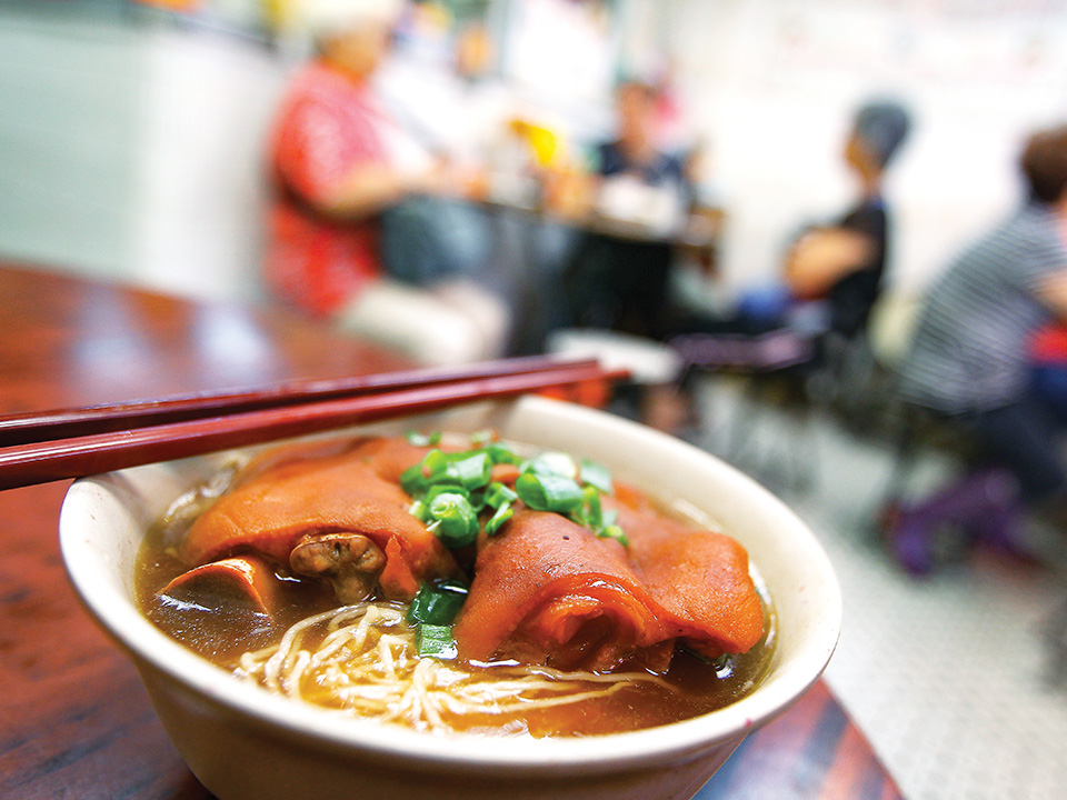 Popular pork knuckles at Luen Wo Hui