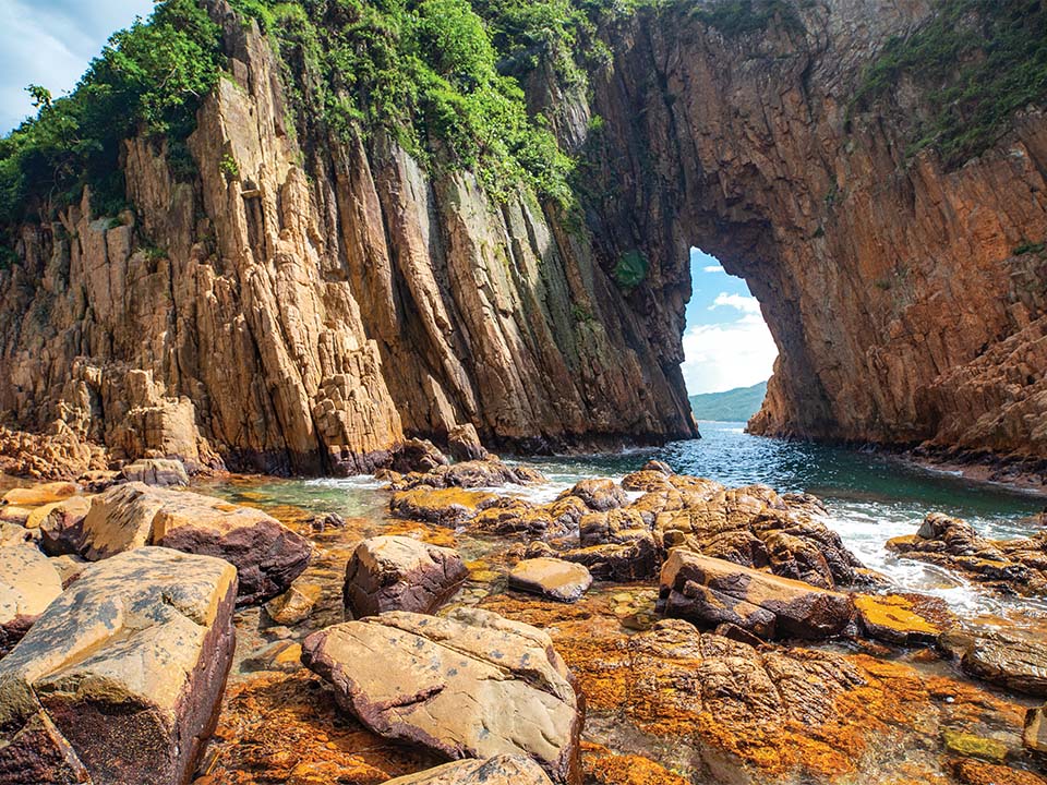 吊鐘洲（Jin Island）の海蝕洞（かいしょくどう）