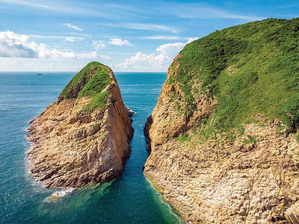 破邊洲（Po Pin Chau）の壮大な岩礁