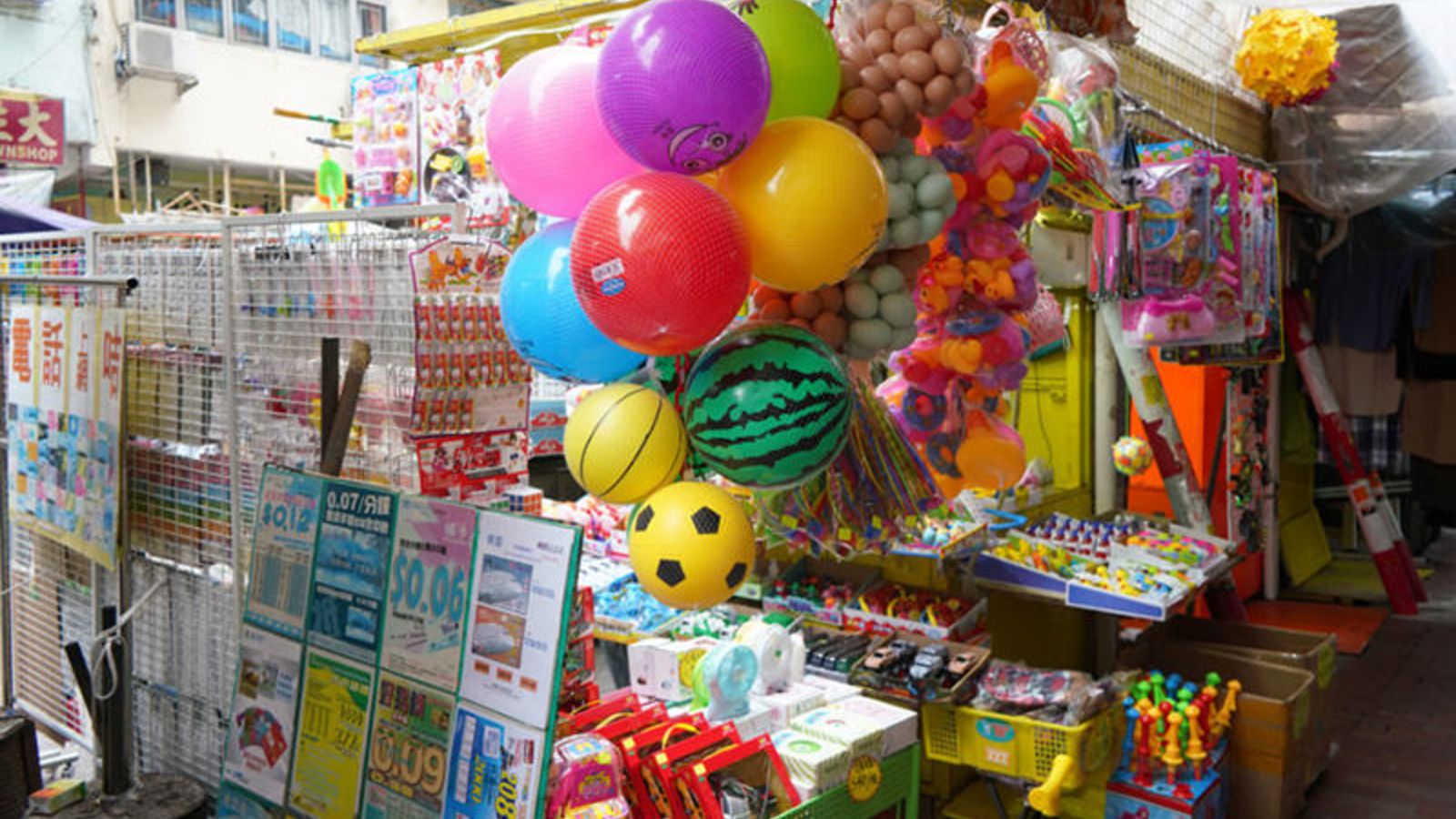 Shopping at Ladies Market or Sham Shui Po (1.5h)