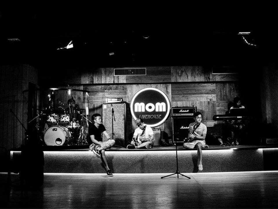 MOM Livehouse