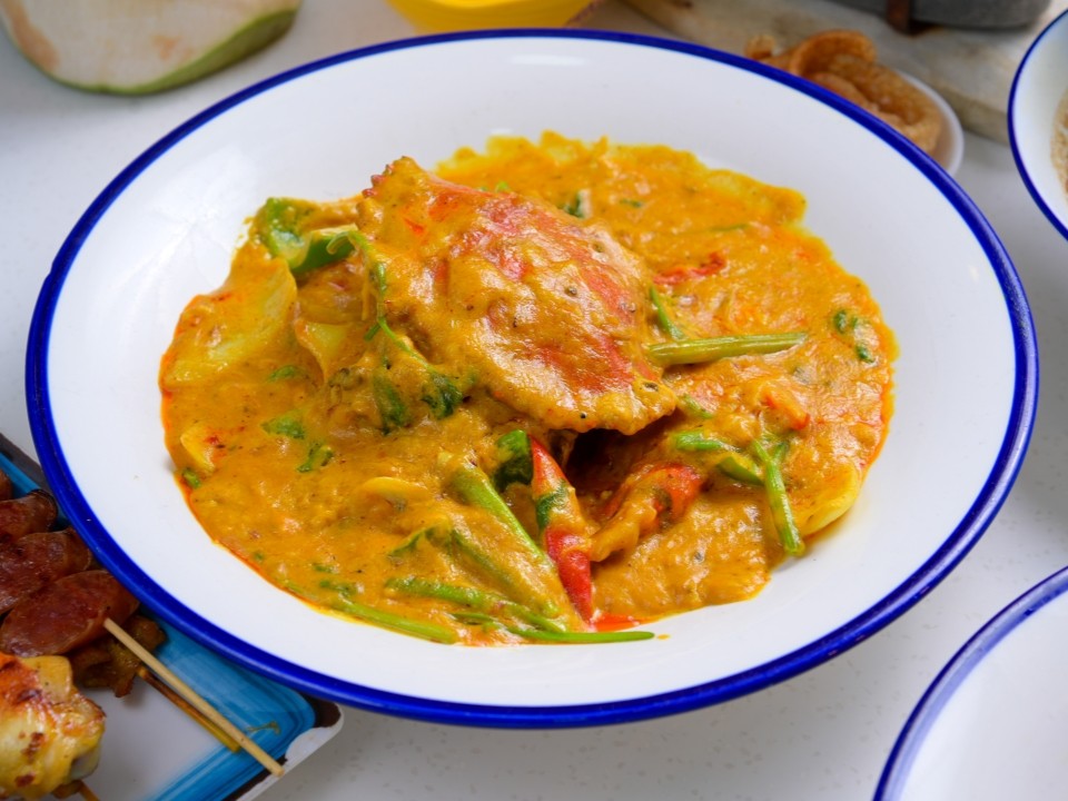 Fried crab with curry
