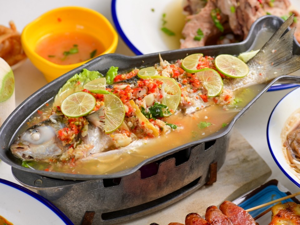 steamed osmanthus fish with chilli and lemon sauce