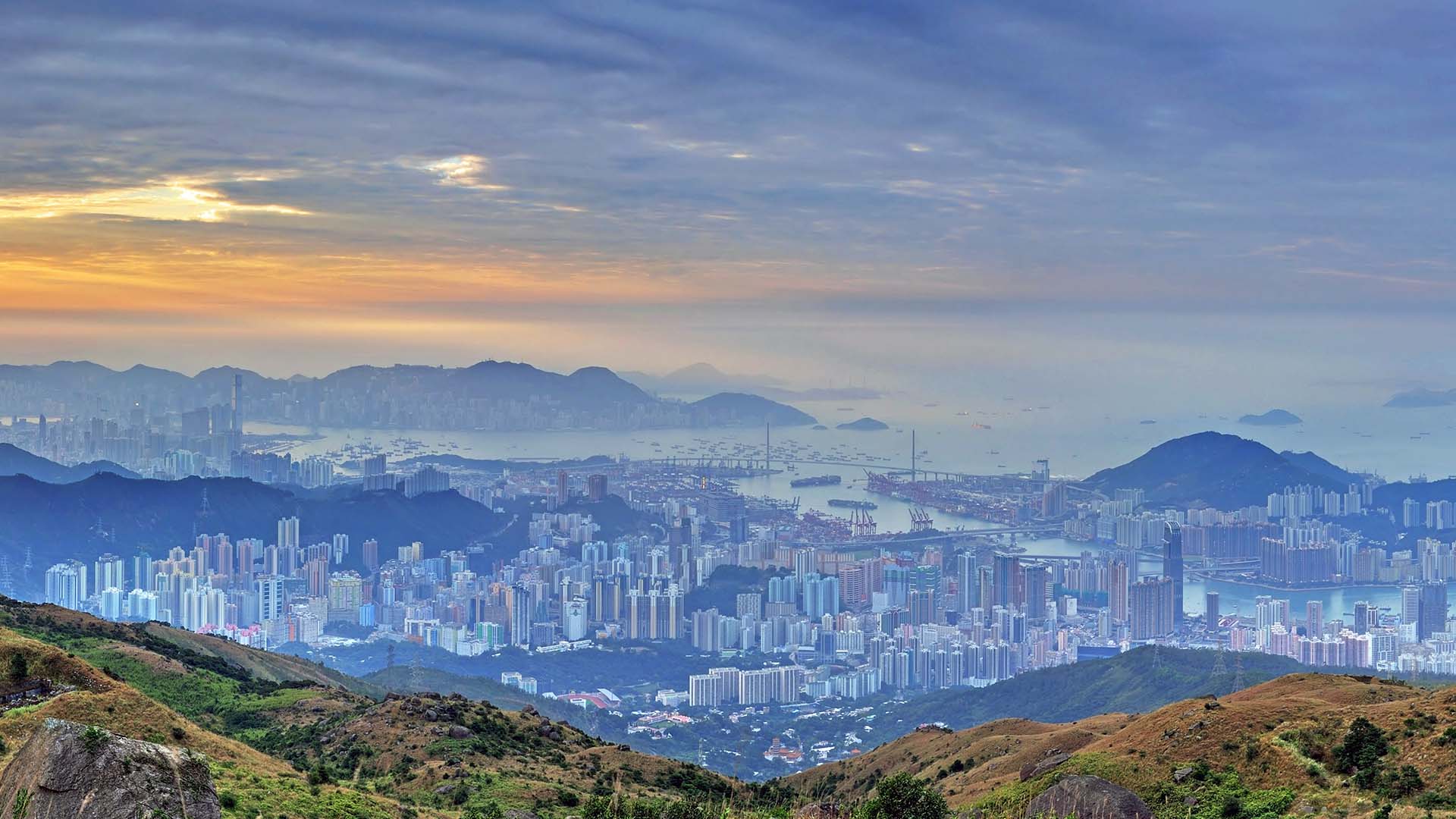 At the peak of Tai Mo Shan, hikers can enjoy a breathtaking panoramic view of Tsuen Wan.