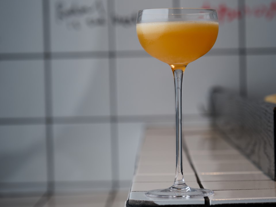 Mostly Harmless sert des cocktails classiques solides