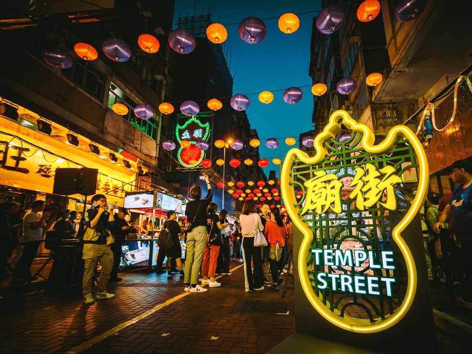 Temple Street – Endless Authentic Encounters