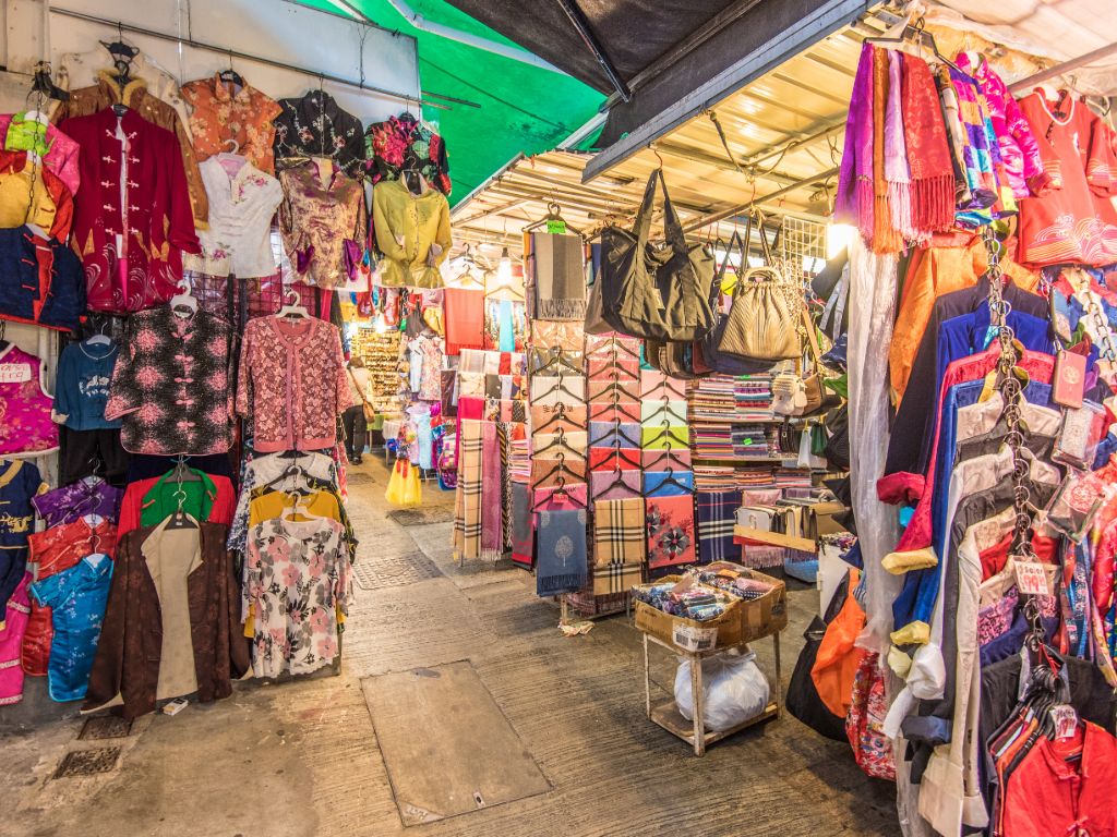 Лучшие уличные рынки в Гонконге, где можно выгодно купить сувениры