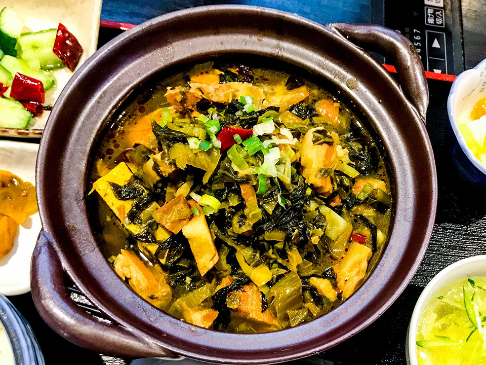 Braised pork with preserved vegetables