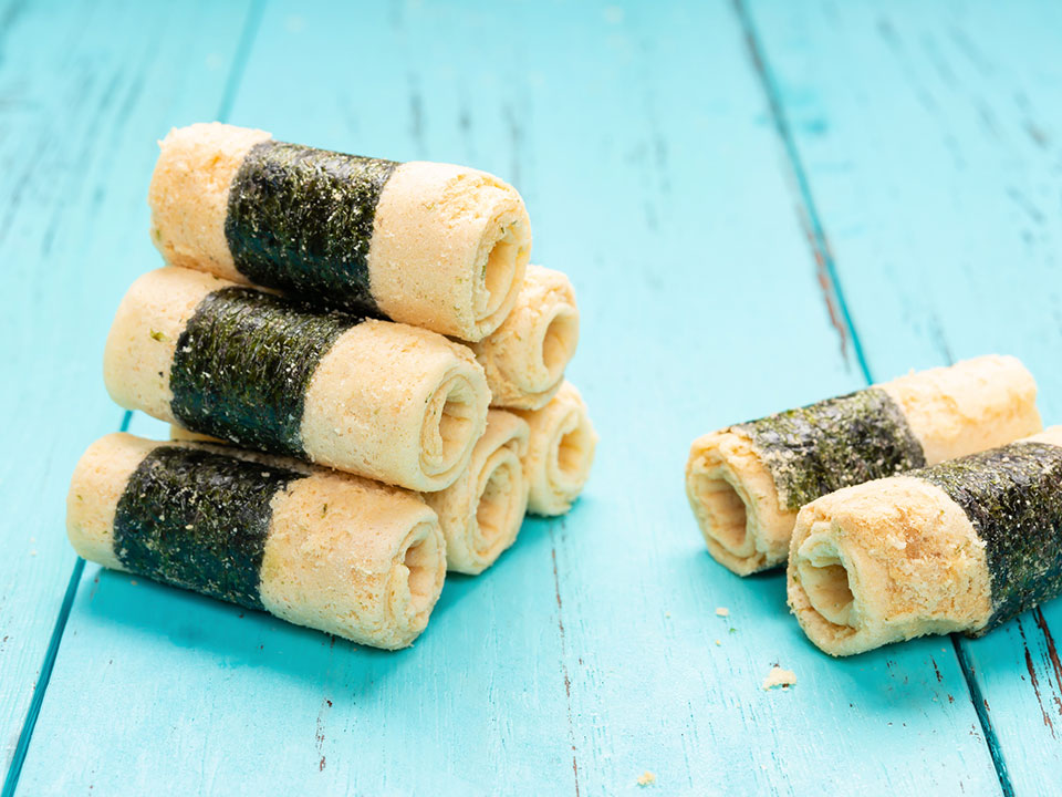 sweet flaky egg rolls