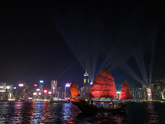 Dukling ‘A Symphony of Lights’ Show’s Sailing Tour