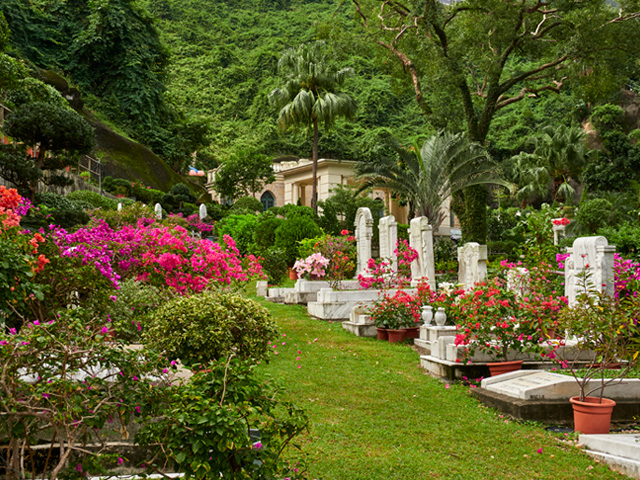 Happy Valley Cemetery Tour