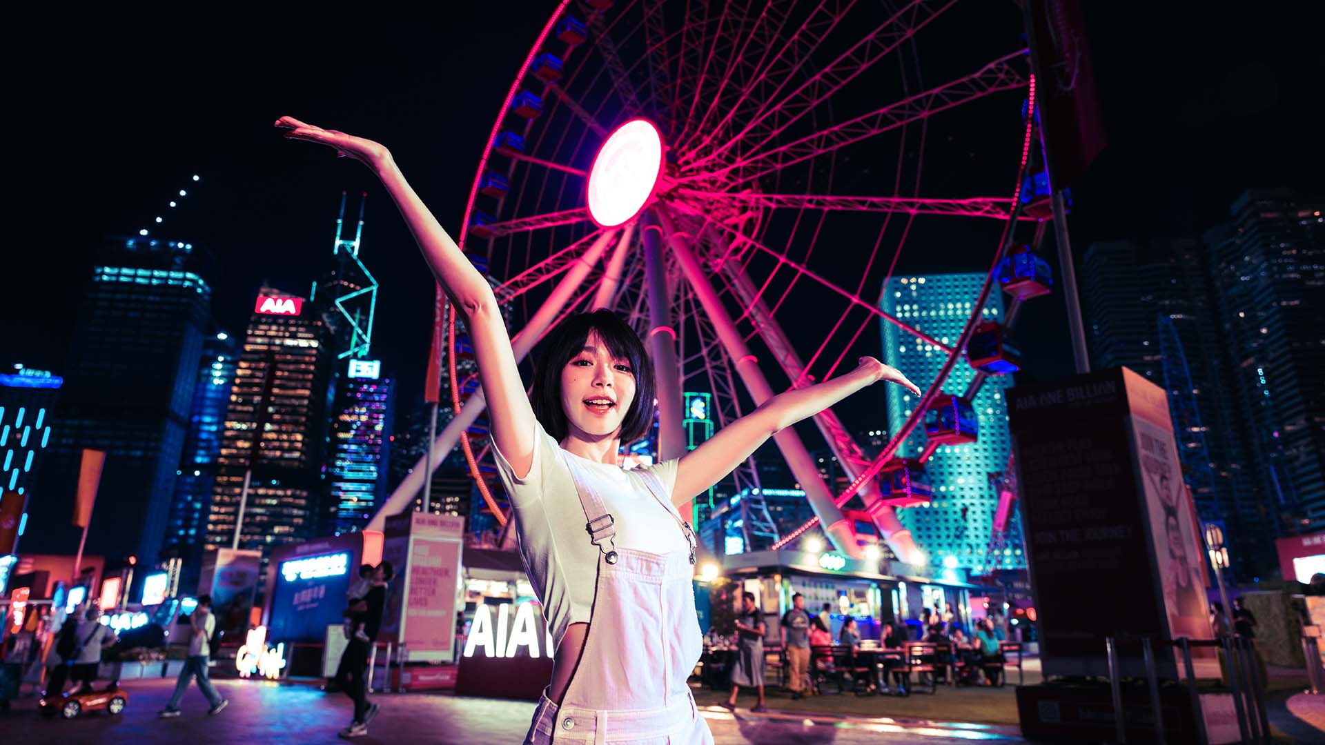 Lin Min-chen in front of the Hong Kong Observation Wheel